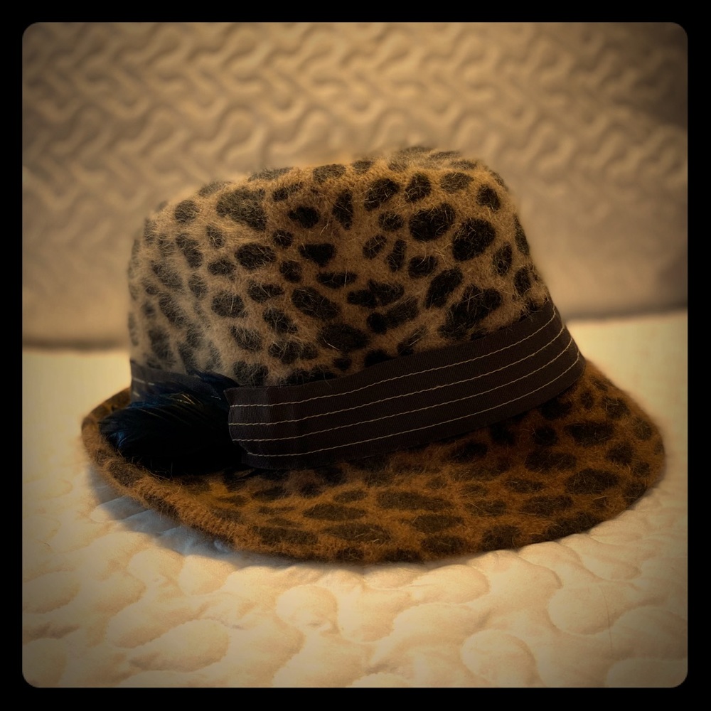 Albert is Swanepoel Fashionista Hat